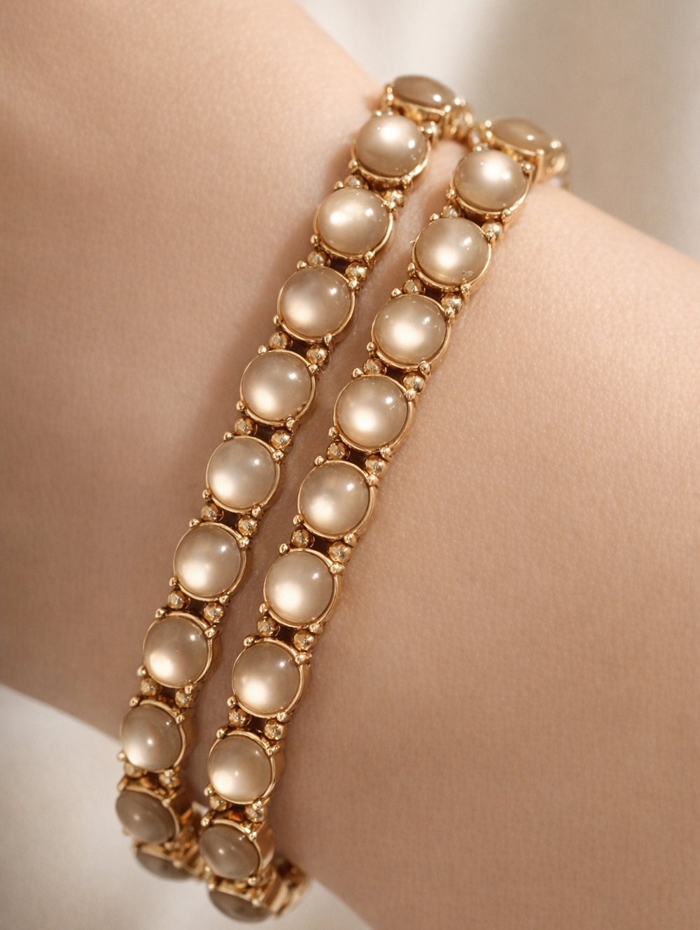 Women's Stunning Set of 2 Gold tone Light Gray Round Stone Stretchy Bracelets